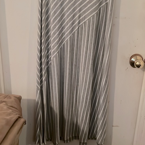🌞 Gray and white striped maxi skirt with asymmetric pattern (long) comfy & soft - Picture 3 of 5
